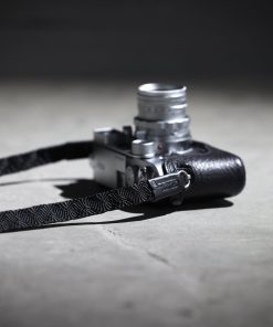 Dây đeo máy ảnh Artisan & Artist ACAM-318 Silk Strap họa tiết sóng Nhật Bản truyền thống Sasanami (phiên bản dài) – làm từ lụa tết cao cấp Kyoto, kết hợp da đen