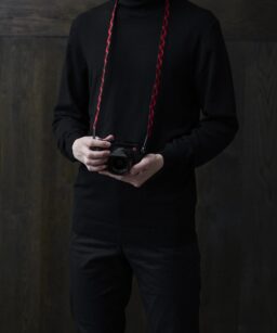 Dây đeo máy ảnh Artisan & Artist ACAM-318 Silk Strap họa tiết sóng Nhật Bản truyền thống Sasanami (phiên bản dài) – làm từ lụa tết cao cấp Kyoto, kết hợp da đen